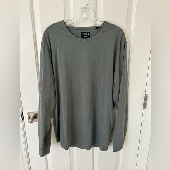 Cuts Clothing Other - Cuts AO Men's Long Sleeve Curve-Hem In Gray